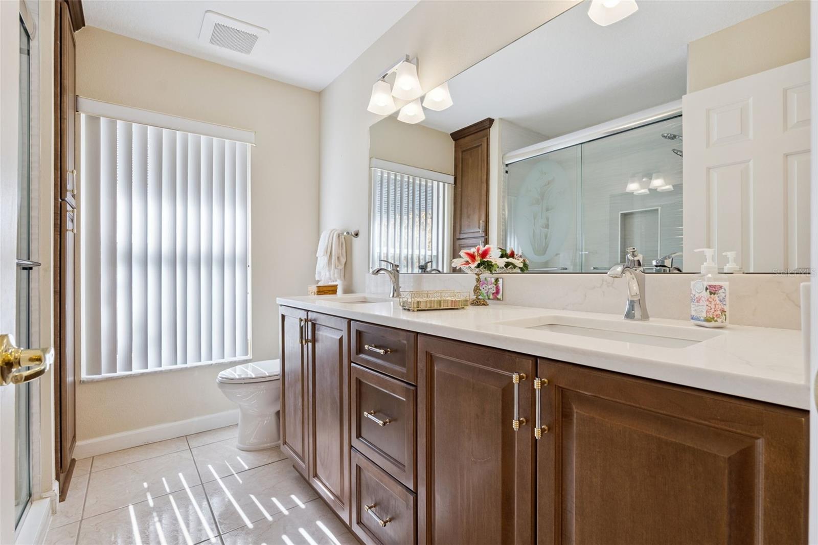 Image 31 of 51 For 1500 Edgewater Drive