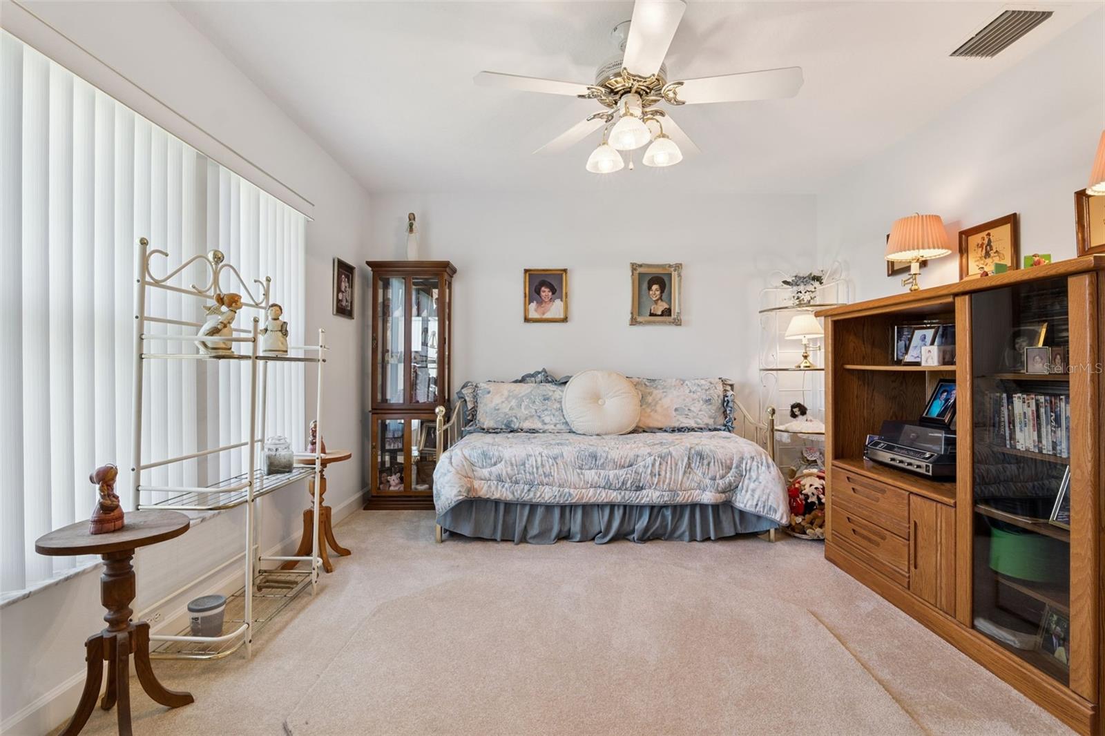 Image 35 of 51 For 1500 Edgewater Drive