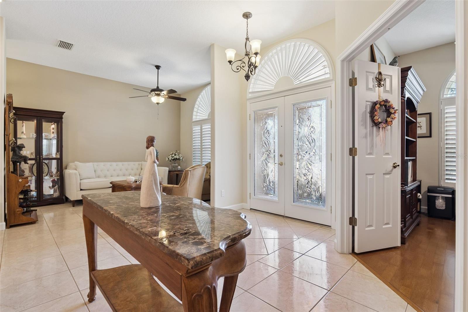 Image 4 of 51 For 1500 Edgewater Drive