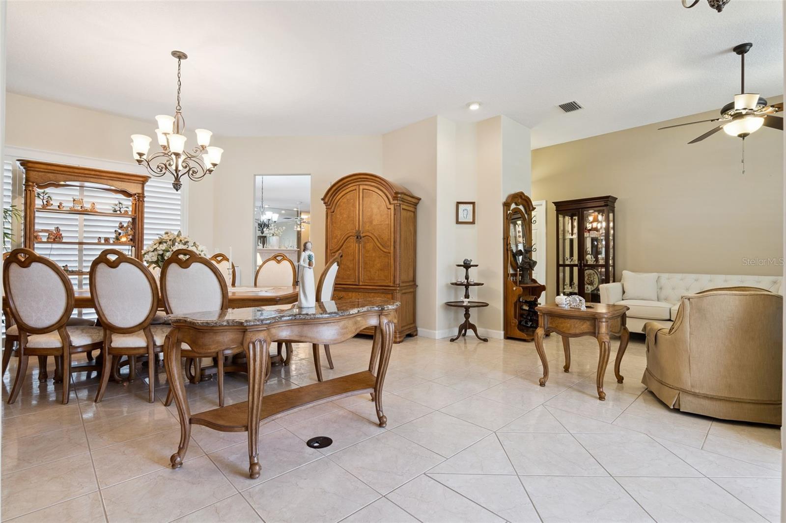 Image 5 of 51 For 1500 Edgewater Drive