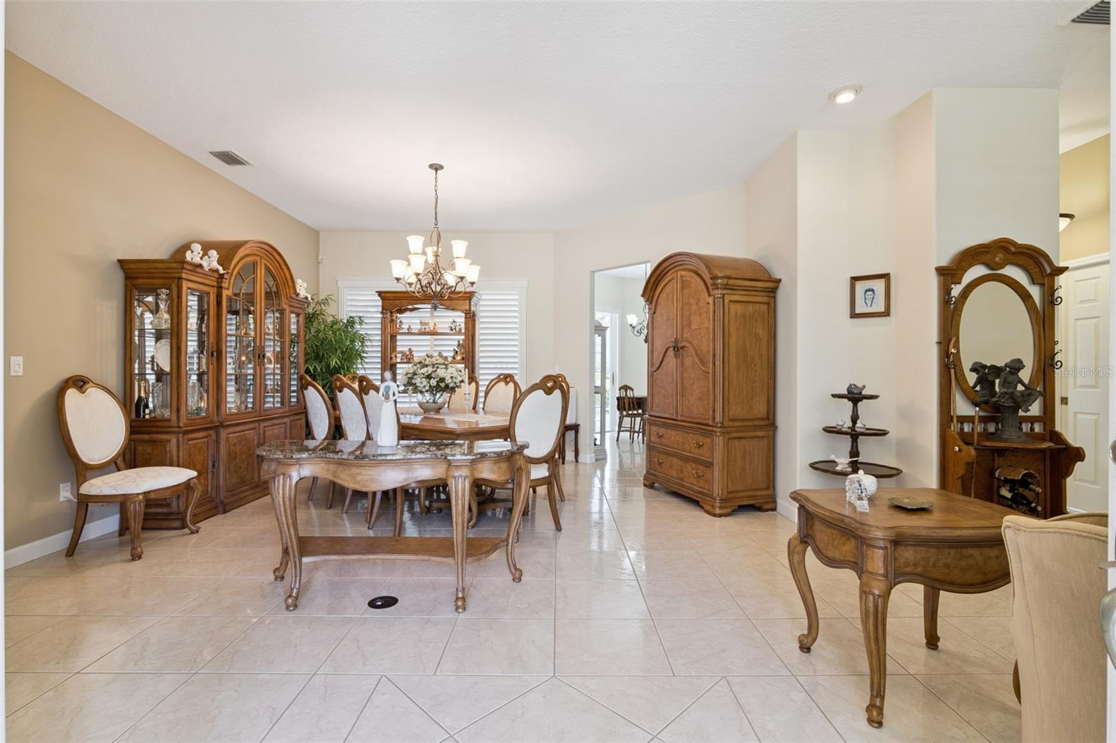 Image 8 of 51 For 1500 Edgewater Drive