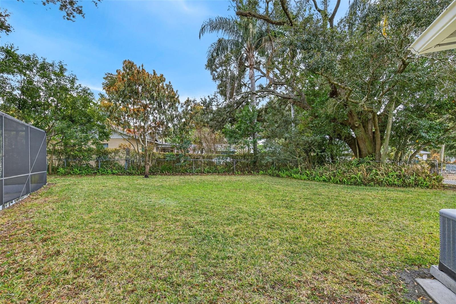 Image 20 of 24 For 821 Winthrop Place