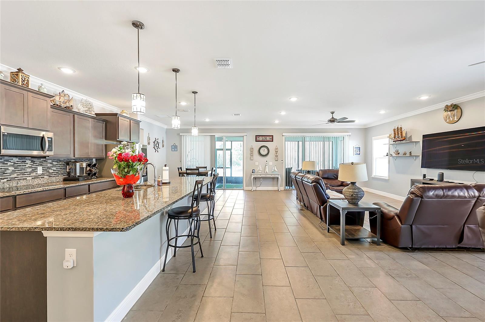 Image 17 of 63 For 42151 Tamarac Street