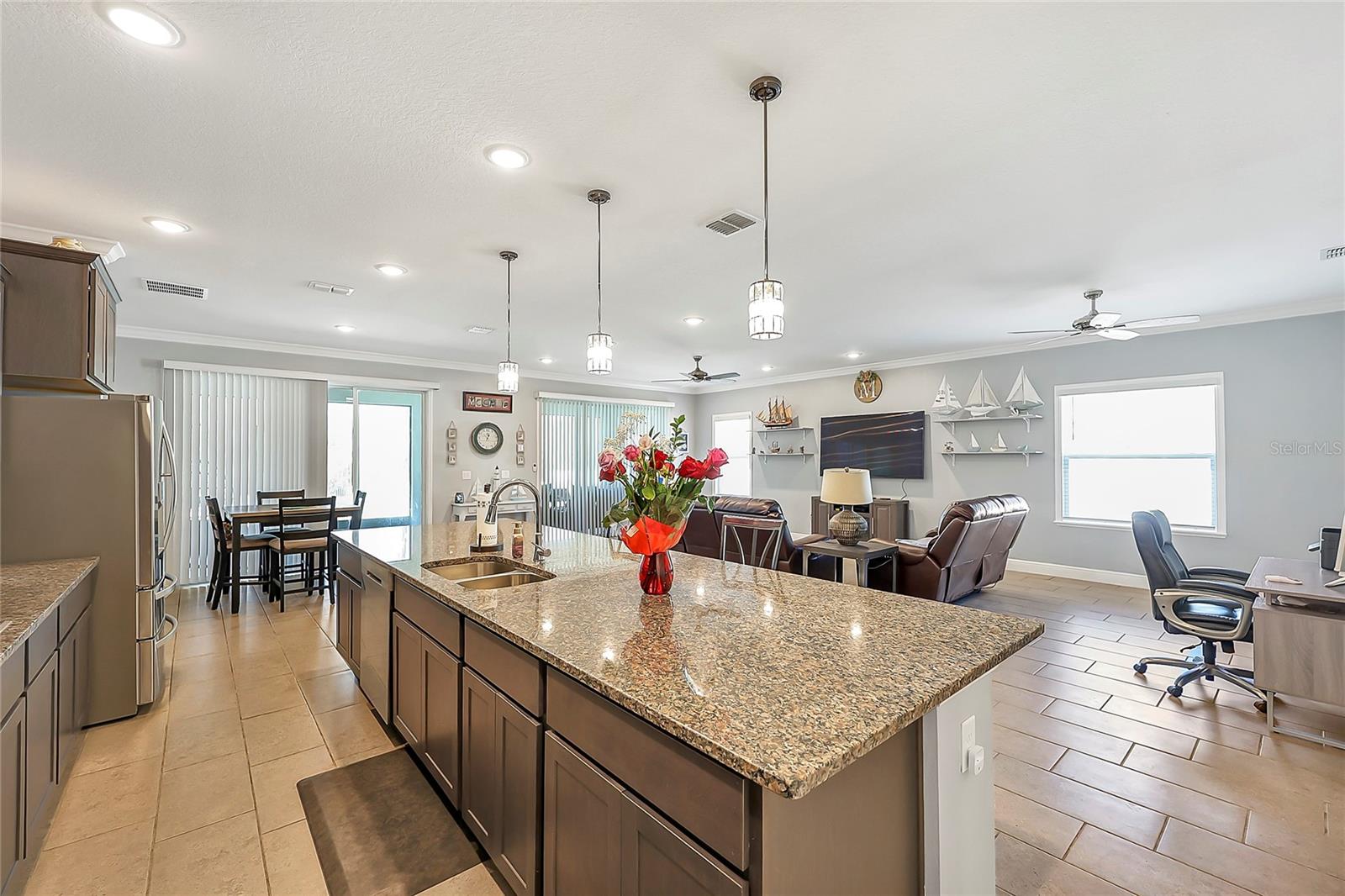 Image 19 of 63 For 42151 Tamarac Street