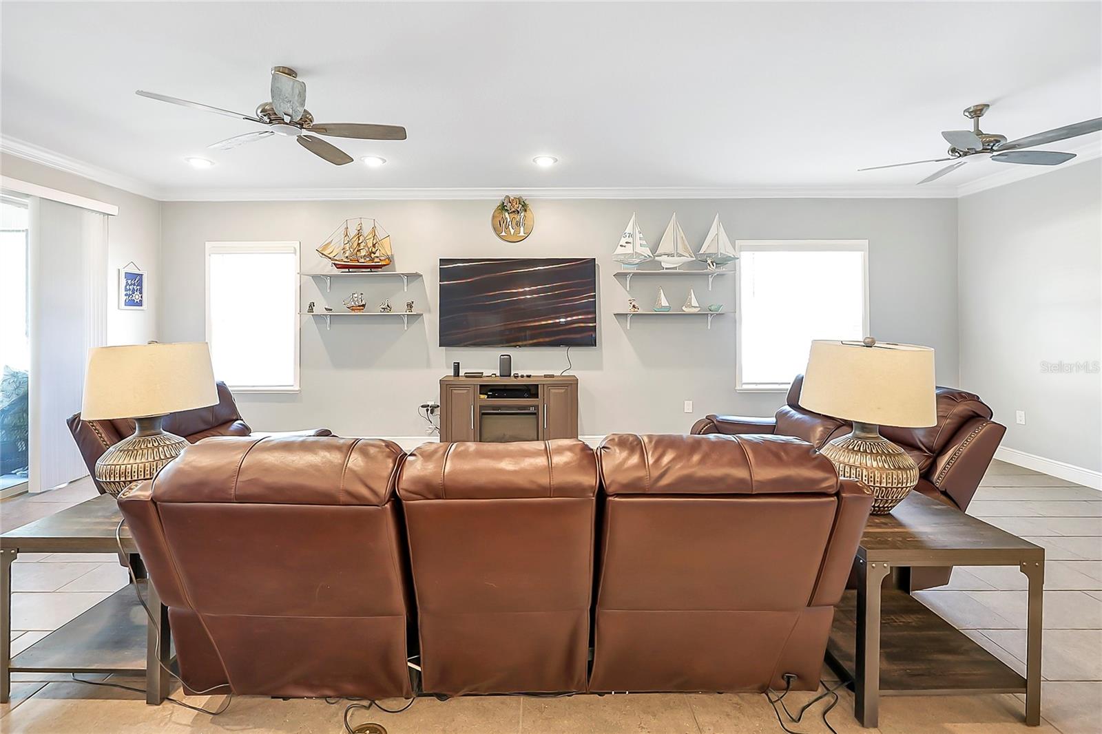 Image 22 of 63 For 42151 Tamarac Street