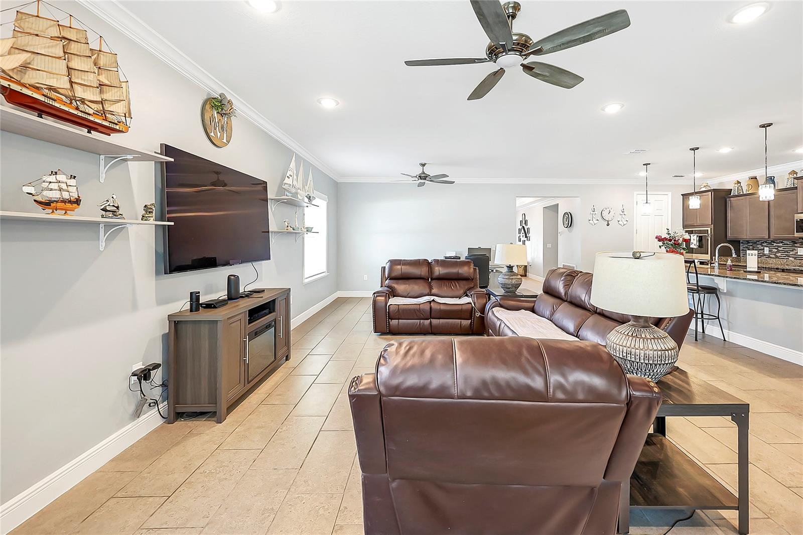 Image 23 of 63 For 42151 Tamarac Street