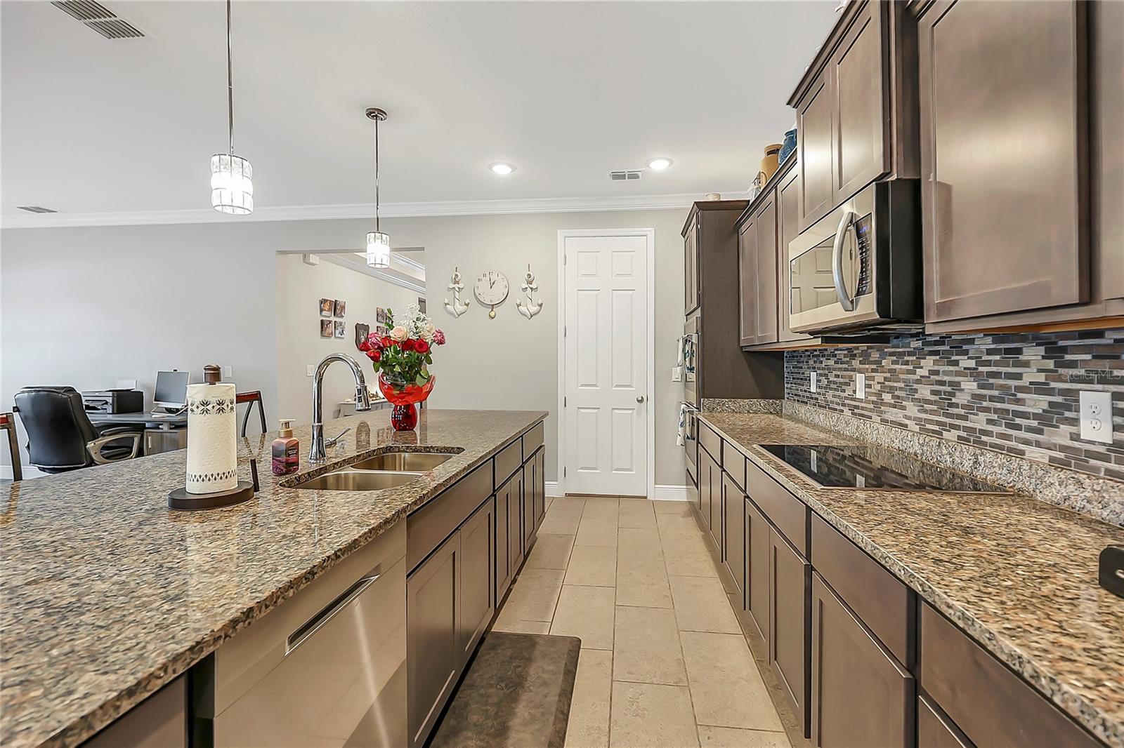 Image 28 of 63 For 42151 Tamarac Street