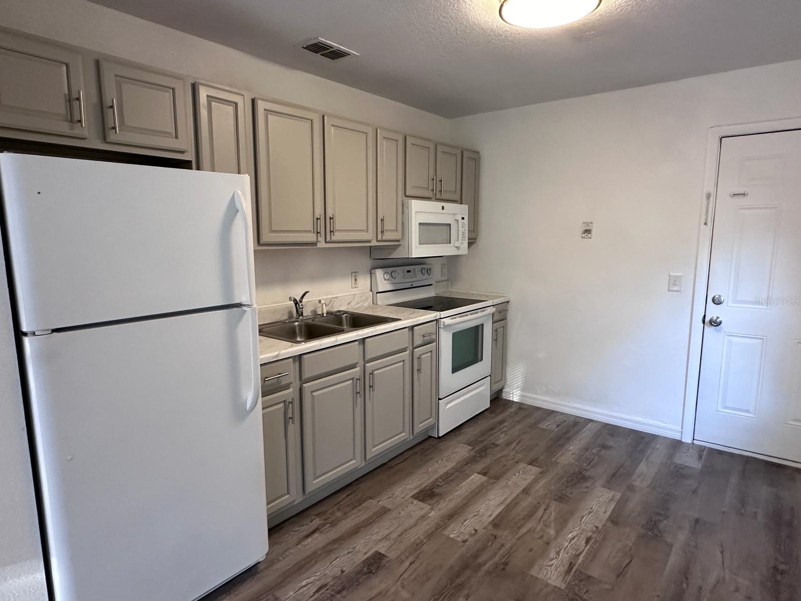 Image 7 of 14 For 3112 Avenue V Nw B