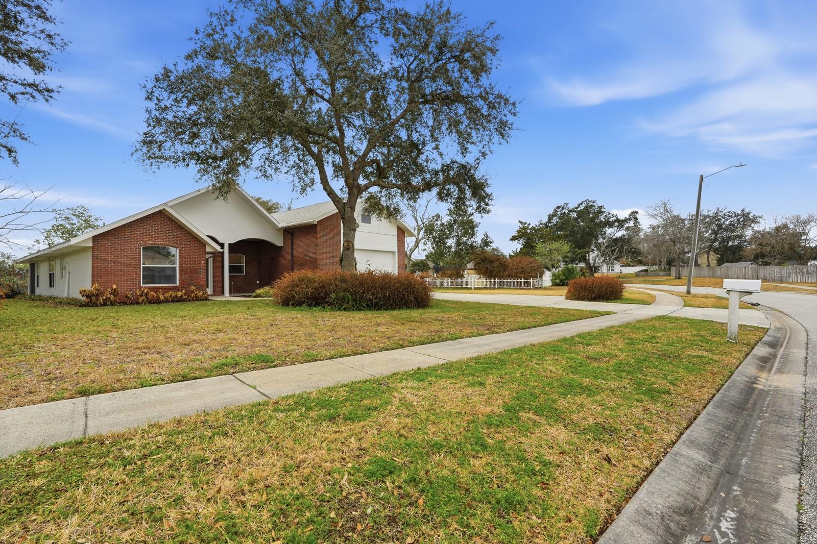 Image 18 of 66 For 5941 Marville Circle