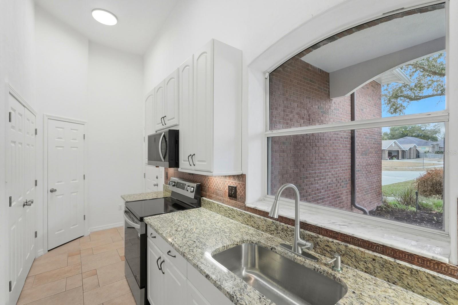 Image 25 of 66 For 5941 Marville Circle