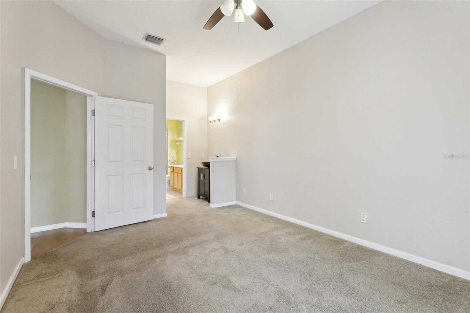 Image 14 of 33 For 7624 Bay Port Road 40