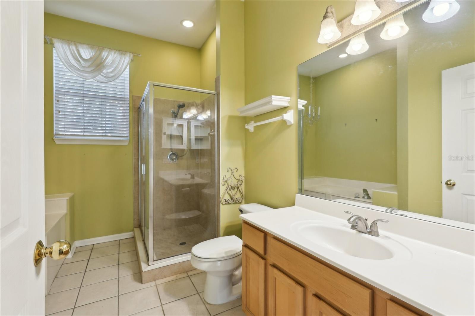 Image 16 of 33 For 7624 Bay Port Road 40