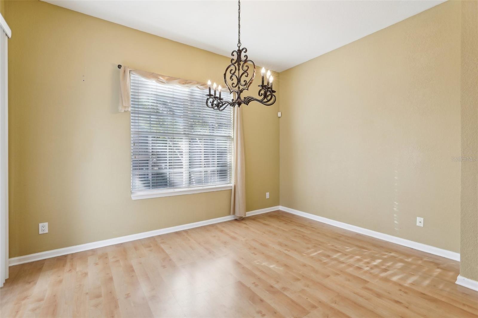 Image 7 of 33 For 7624 Bay Port Road 40