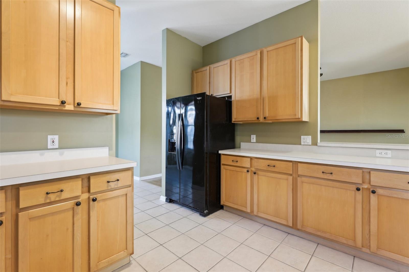 Image 8 of 33 For 7624 Bay Port Road 40