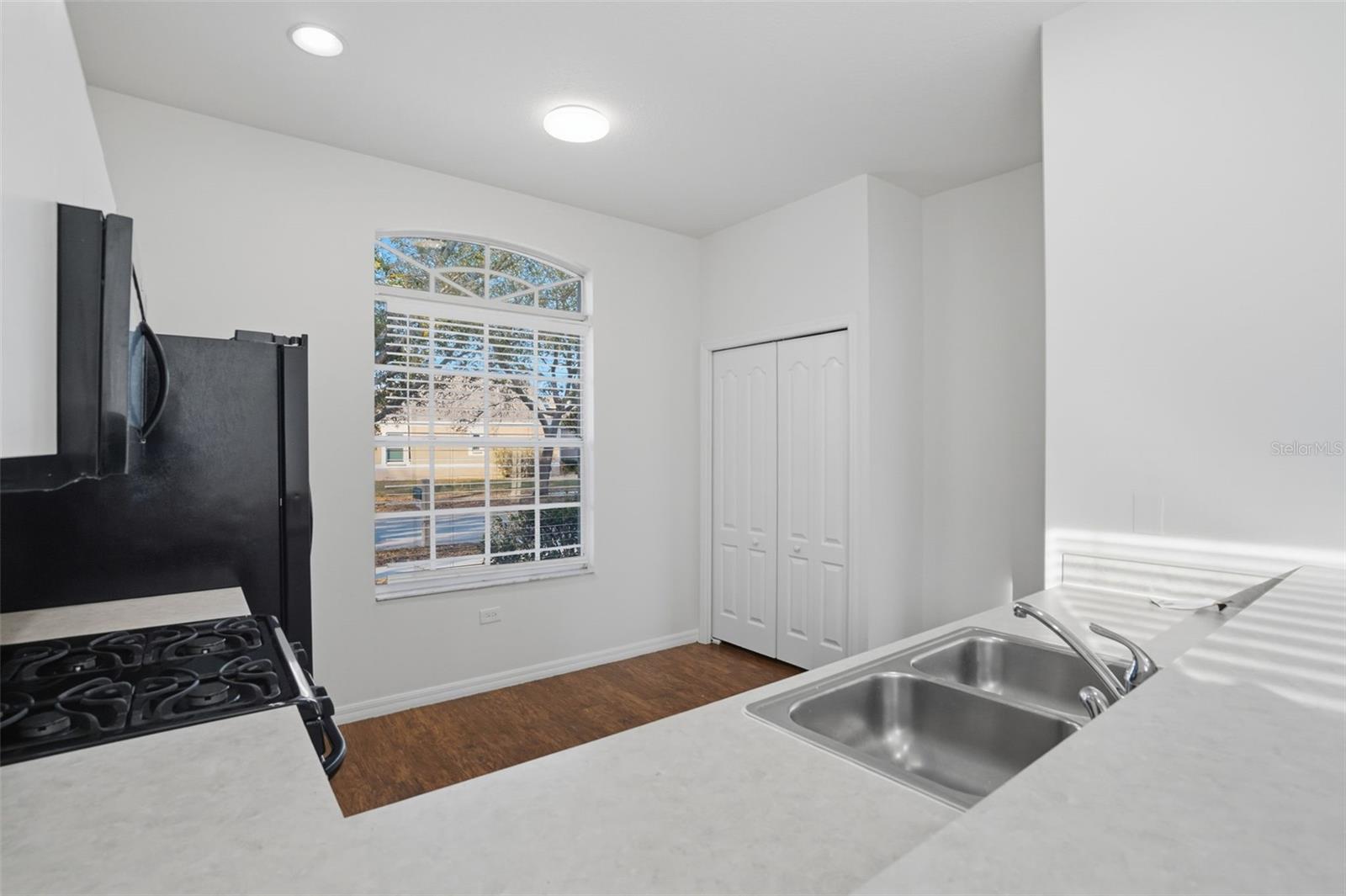 Image 7 of 26 For 7044 Monarch Park Drive