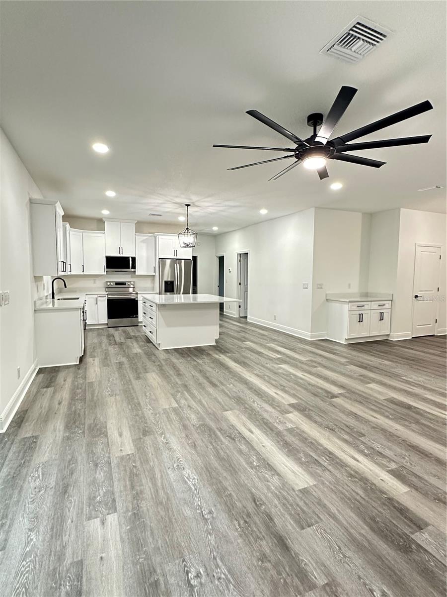 Image 17 of 19 For 13311 Midway Avenue