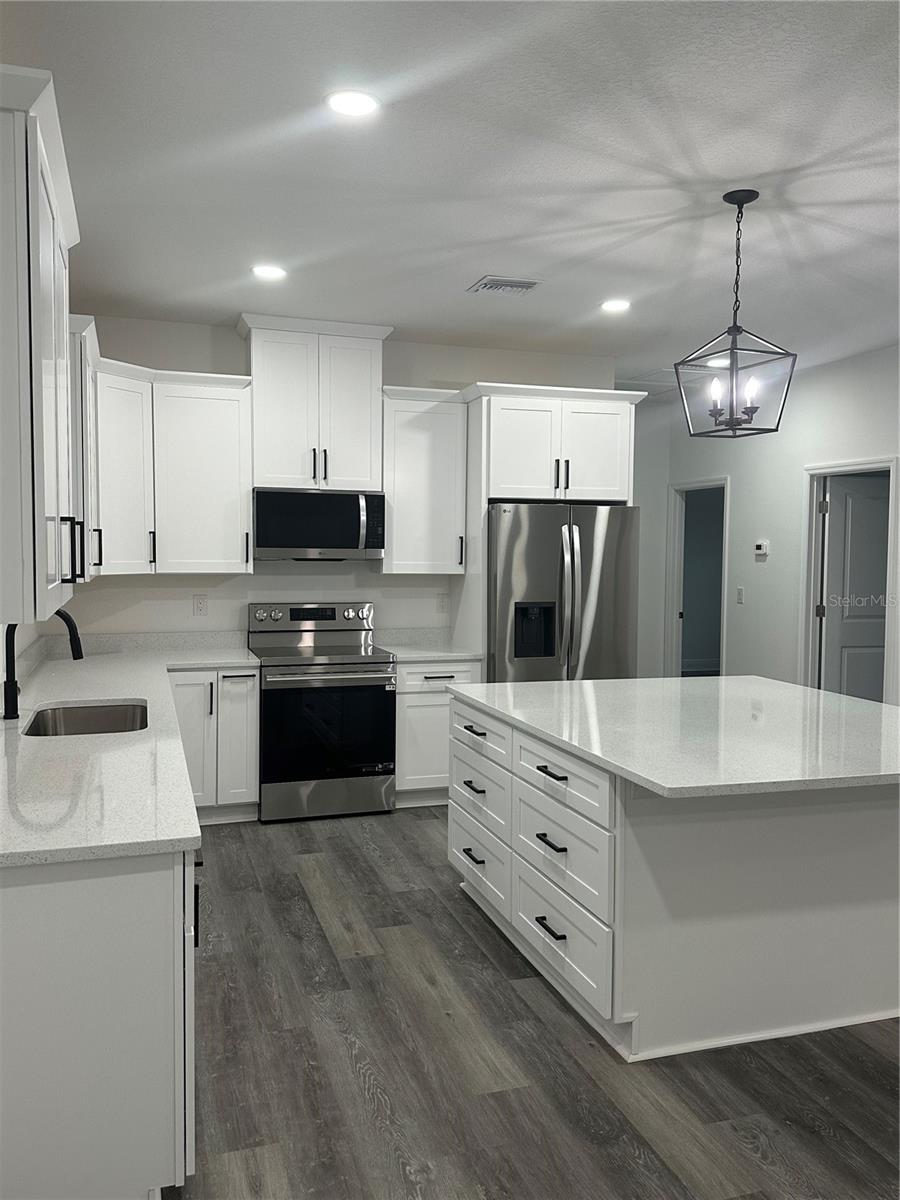 Image 5 of 19 For 13311 Midway Avenue