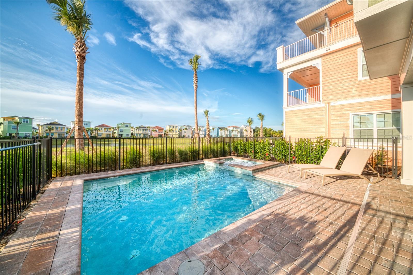 Image 4 of 87 For 8009 Surf Street