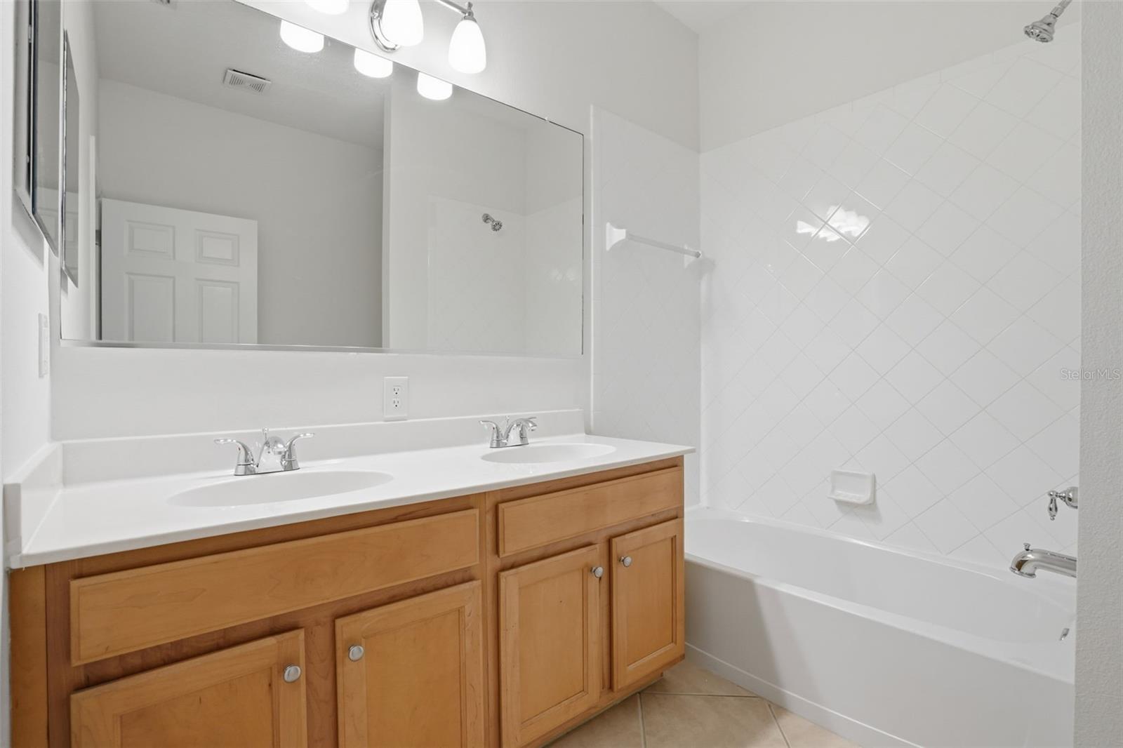 Image 31 of 34 For 15692 Lemon Fish Drive