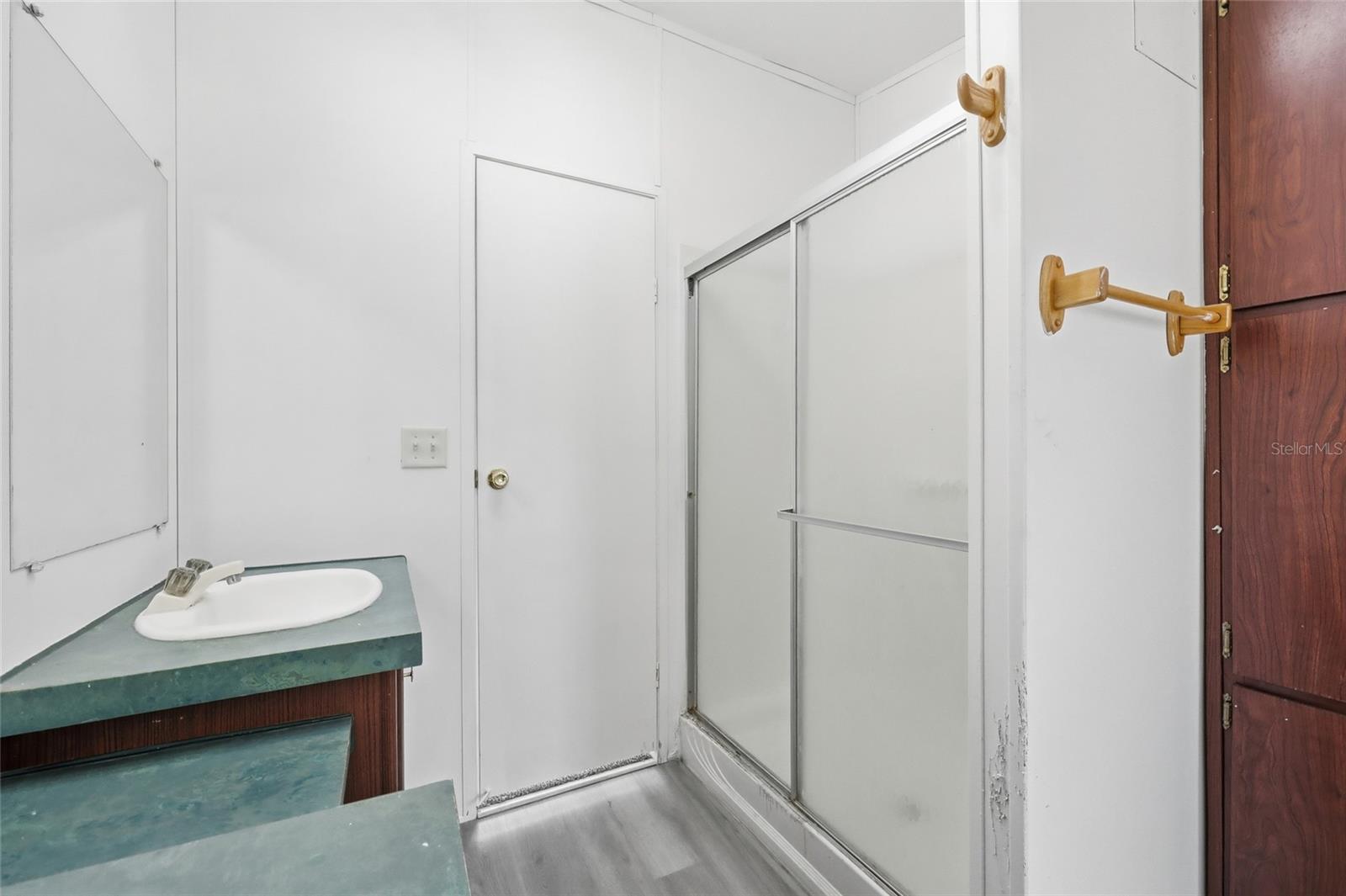 Image 13 of 37 For 17058 95 Th Court