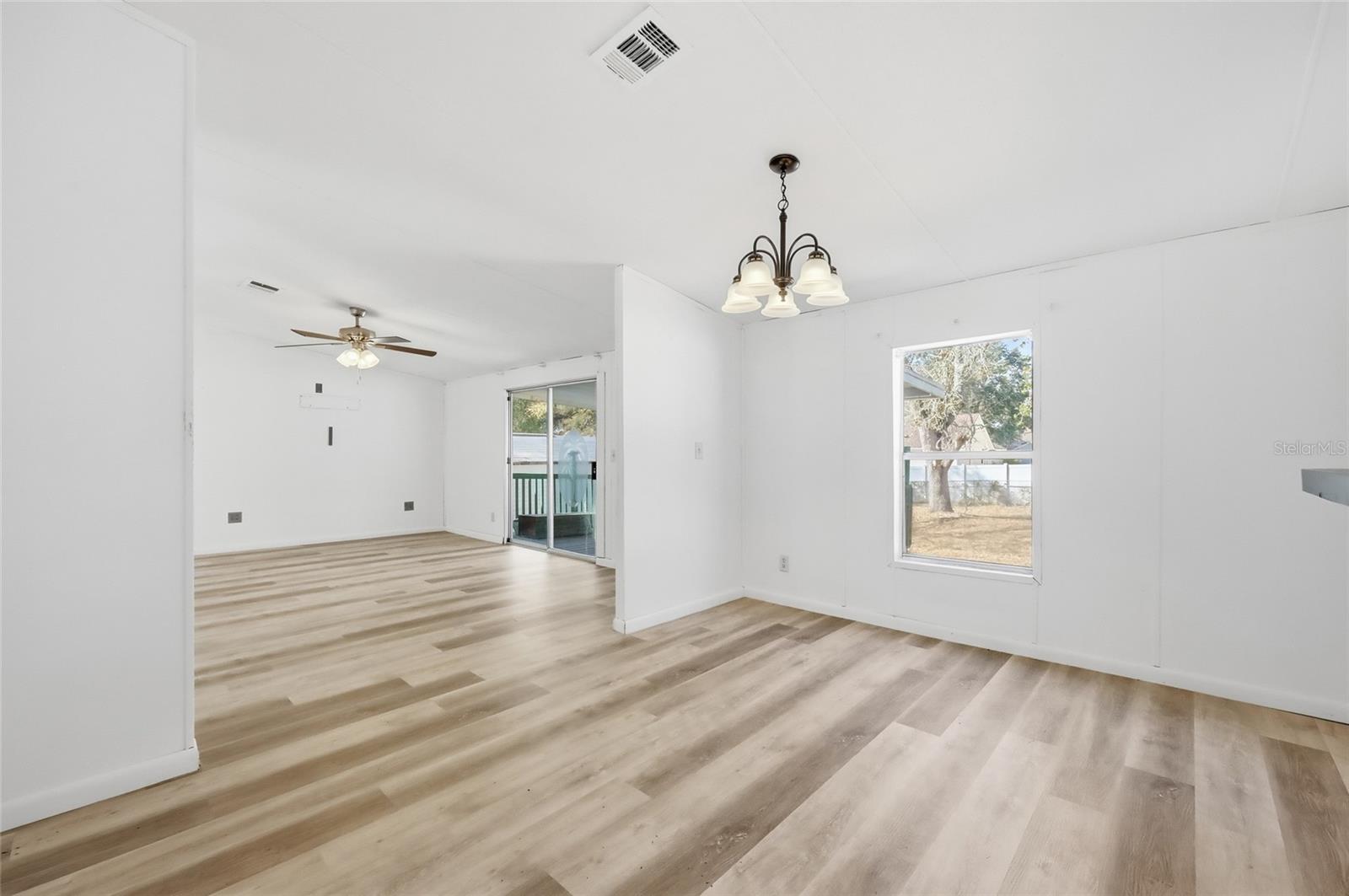 Image 21 of 37 For 17058 95 Th Court