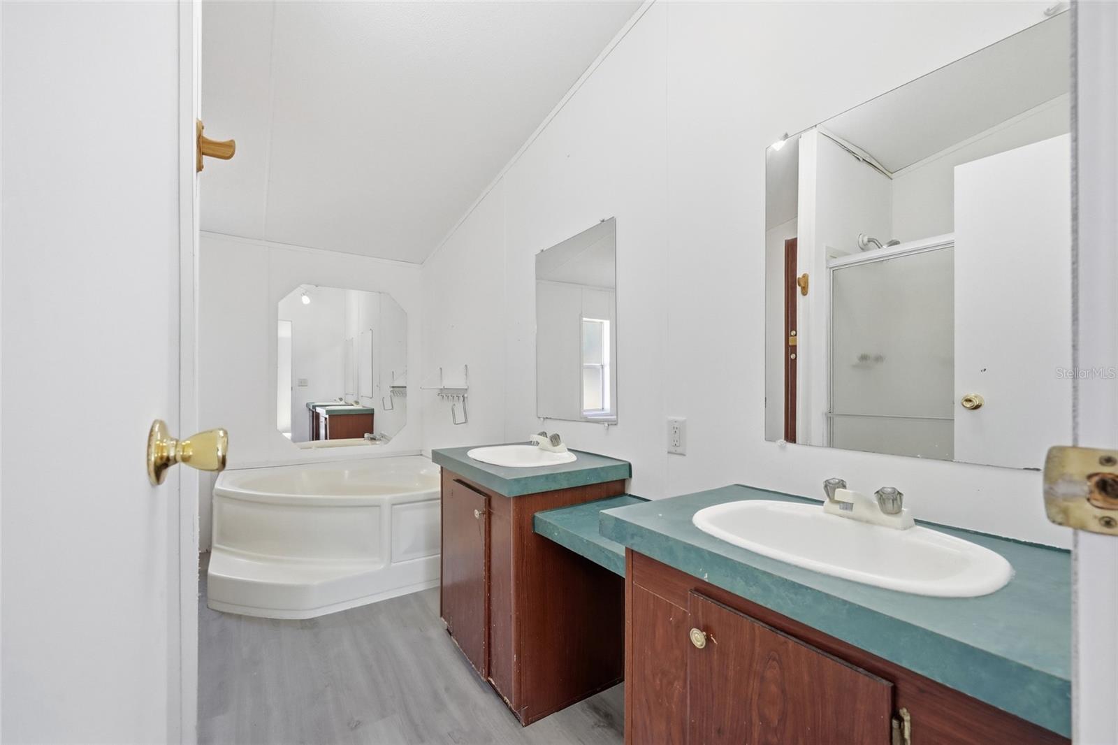 Image 3 of 37 For 17058 95 Th Court