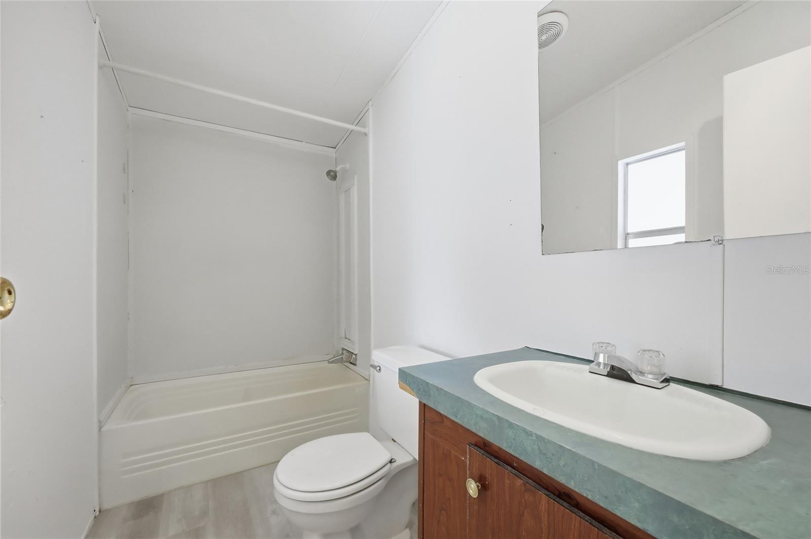 Image 4 of 37 For 17058 95 Th Court