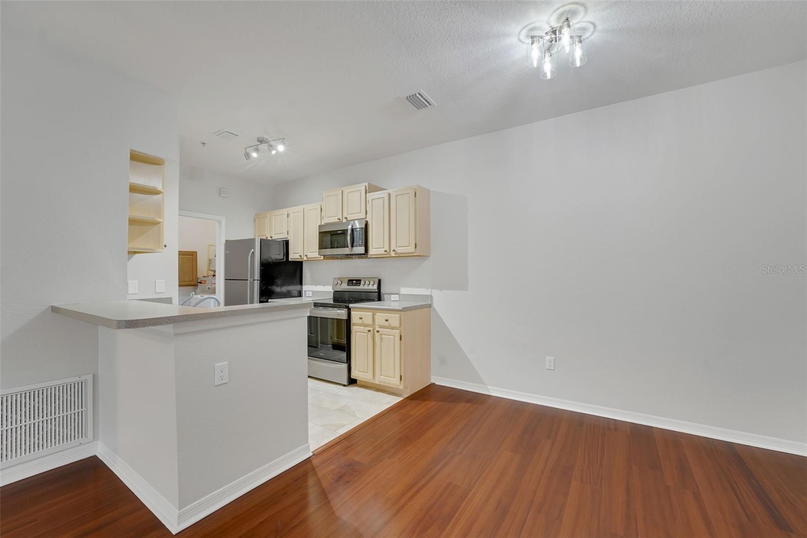 Image 5 of 19 For 2627 Maitland Crossing Way 109