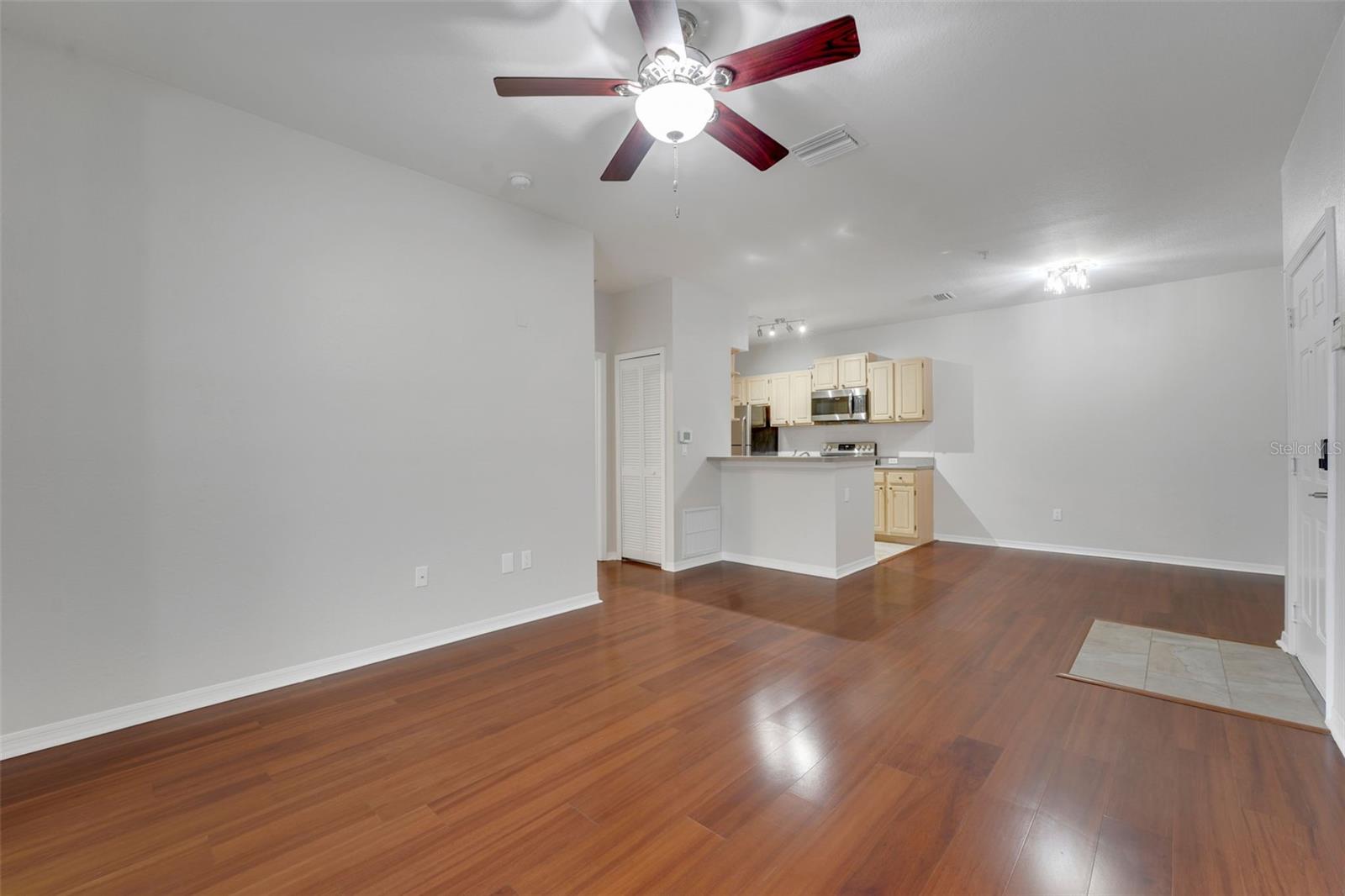 Image 8 of 19 For 2627 Maitland Crossing Way 109