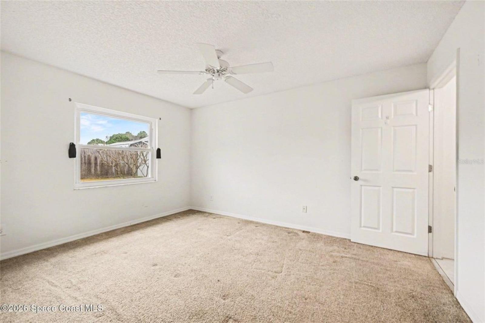 Image 16 of 27 For 1002 Jacaranda Circle