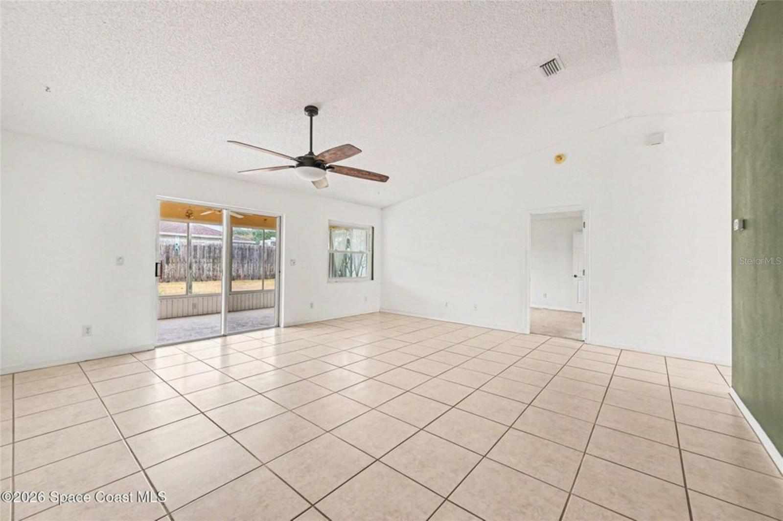 Image 6 of 27 For 1002 Jacaranda Circle