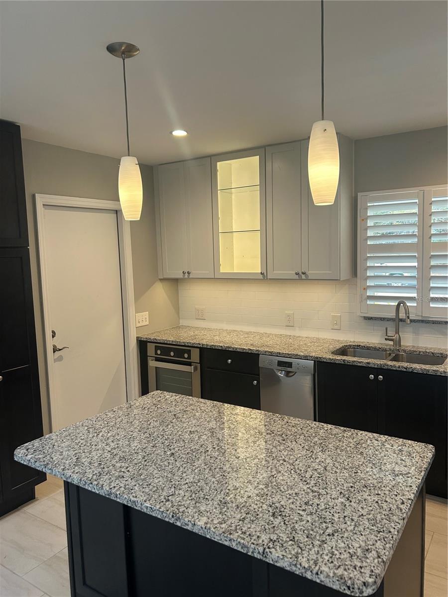 Image 18 of 52 For 1725 Mosher Drive