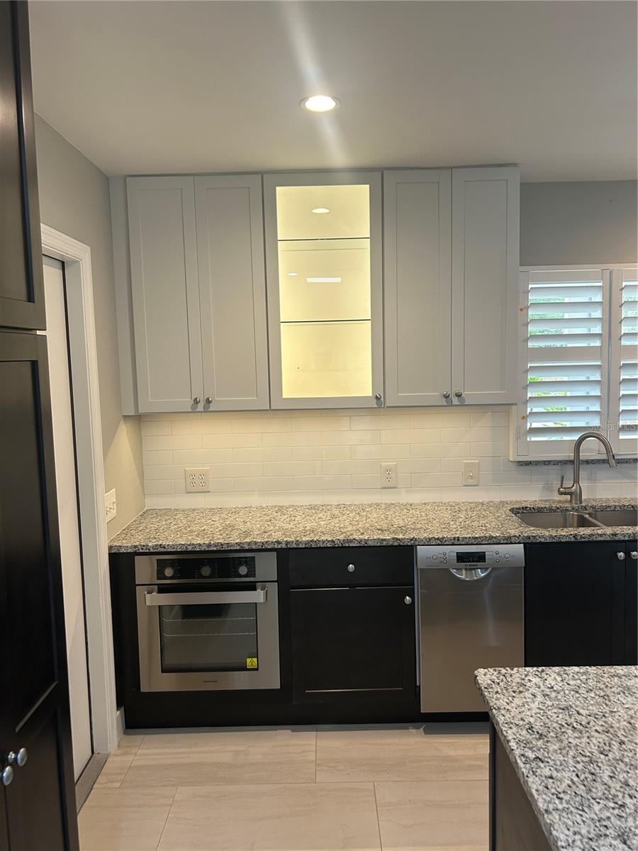 Image 21 of 52 For 1725 Mosher Drive