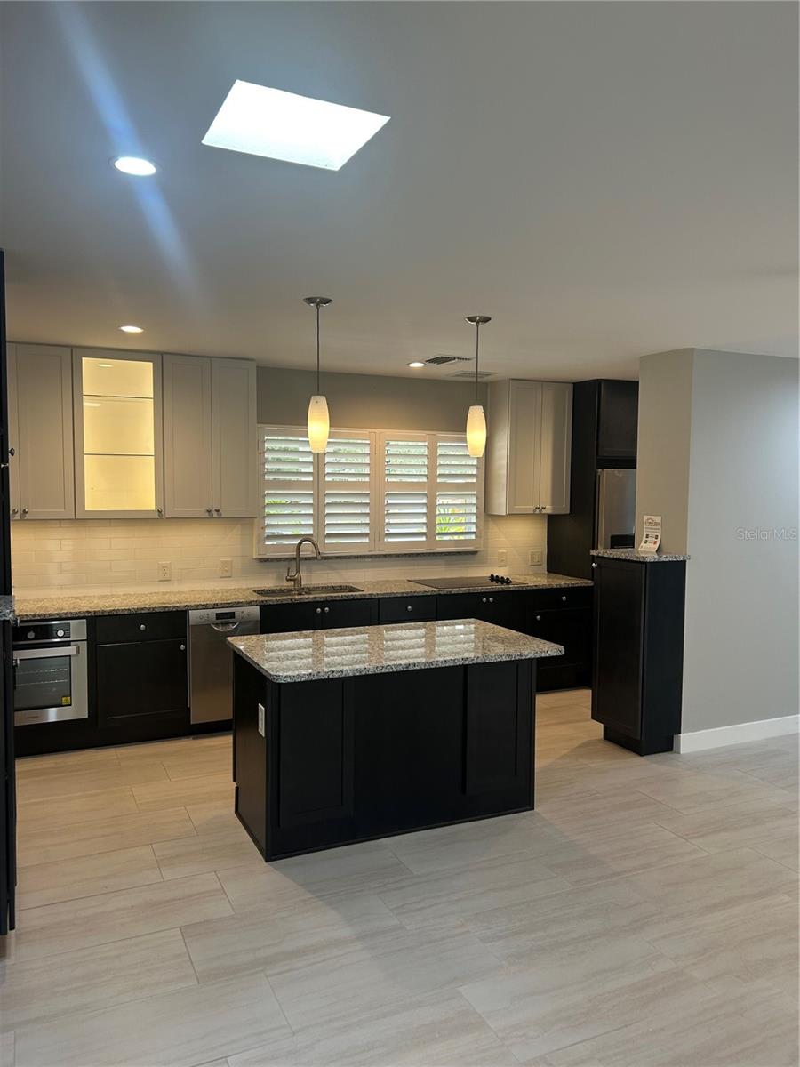 Image 22 of 52 For 1725 Mosher Drive