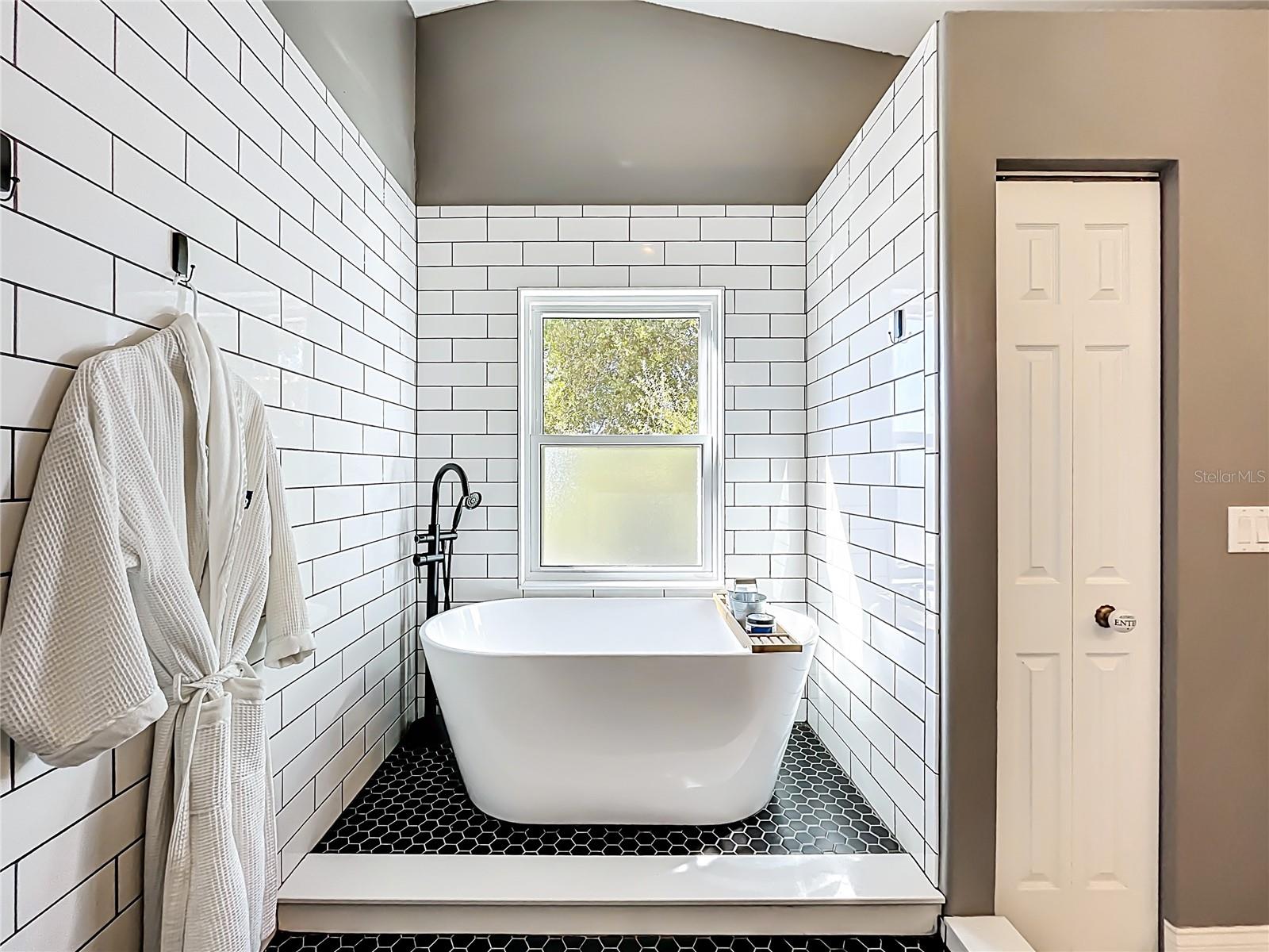 Image 49 of 99 For 1422 5th  