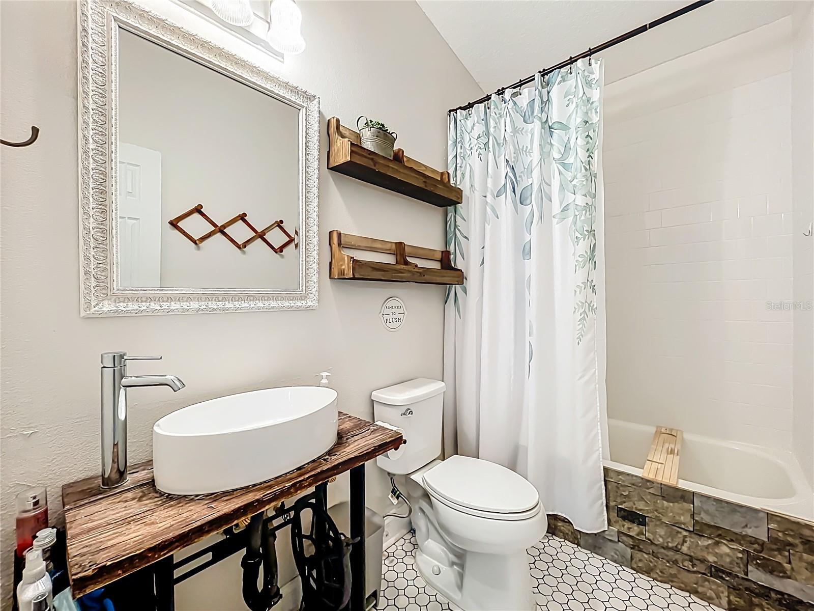 Image 56 of 99 For 1422 5th  