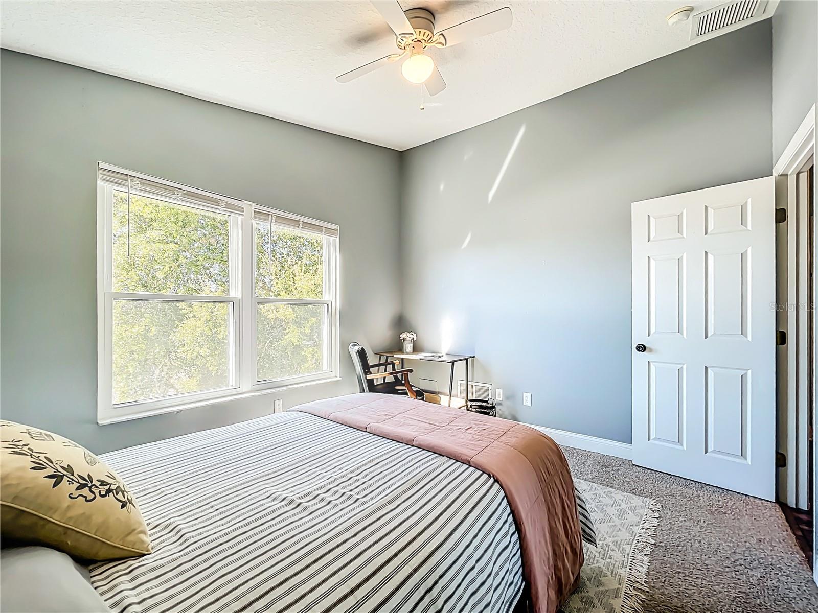 Image 57 of 99 For 1422 5th  