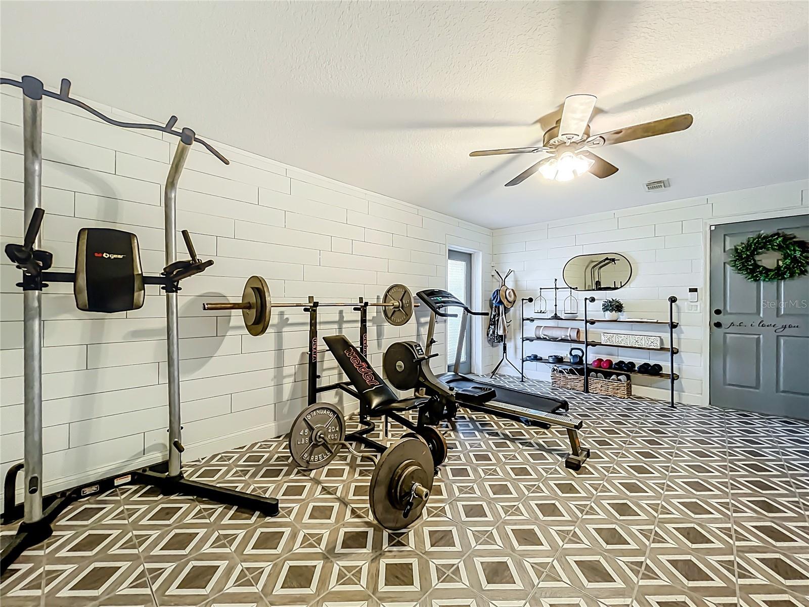 Image 61 of 99 For 1422 5th  