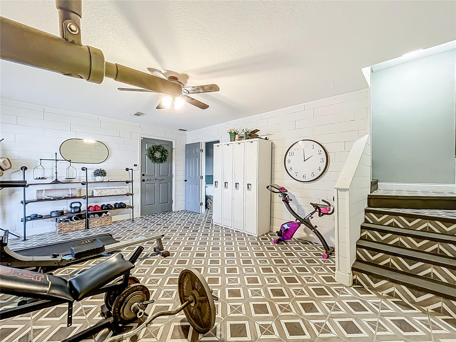 Image 62 of 99 For 1422 5th  