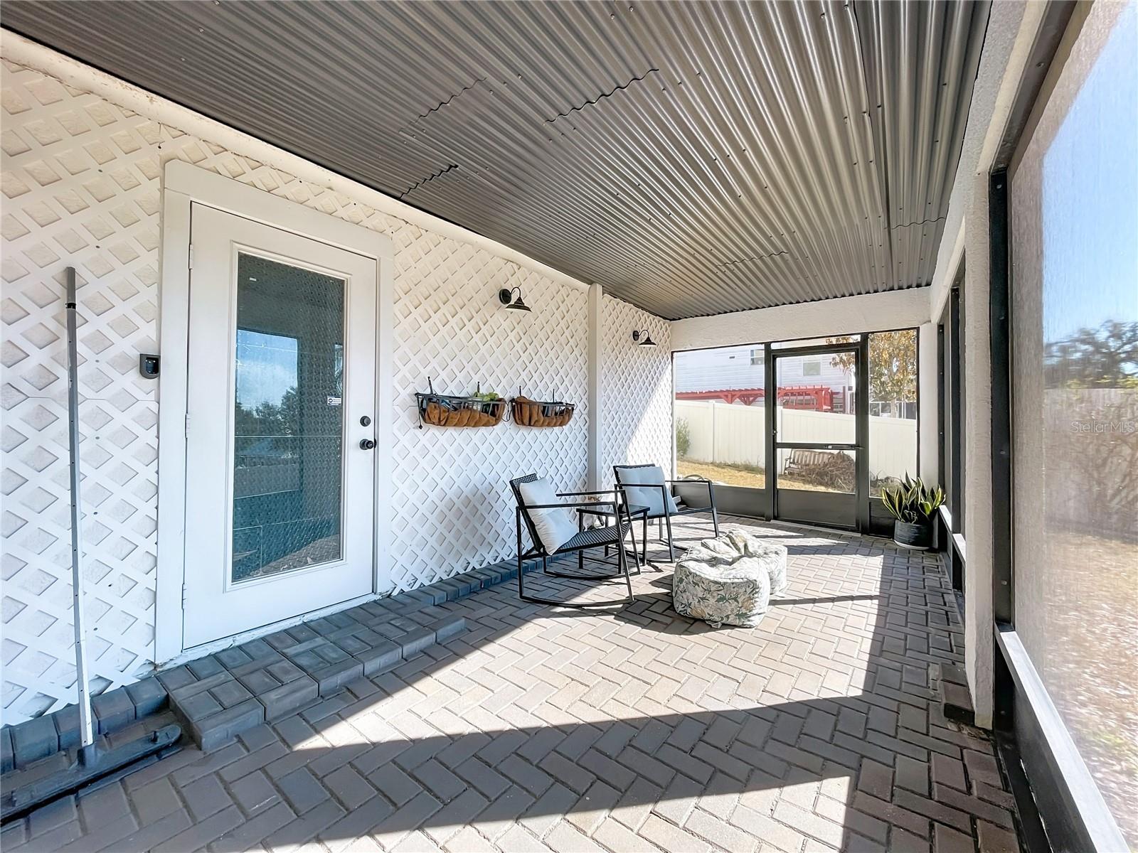 Image 74 of 99 For 1422 5th  