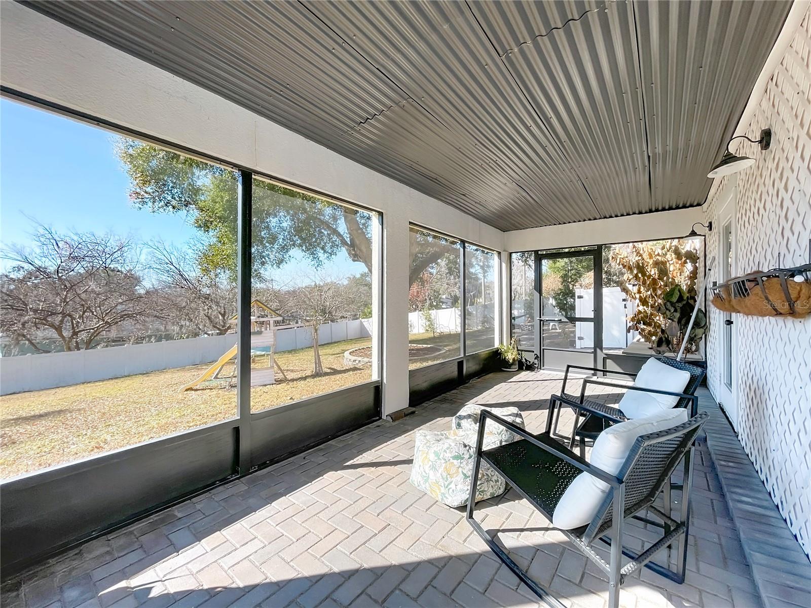 Image 76 of 99 For 1422 5th  