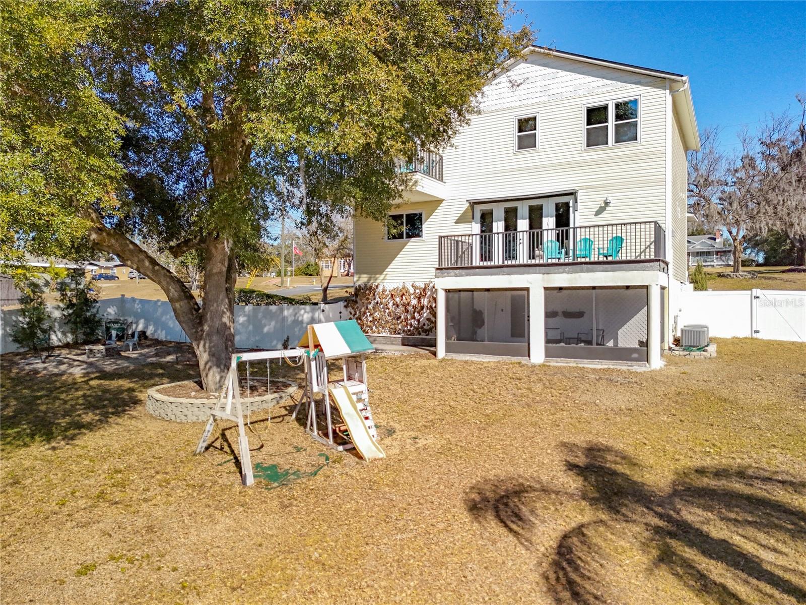 Image 81 of 99 For 1422 5th  