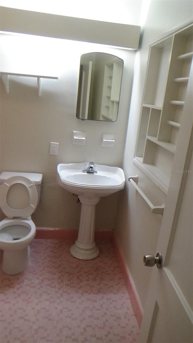 Image 11 of 18 For 1921 Stanley Street