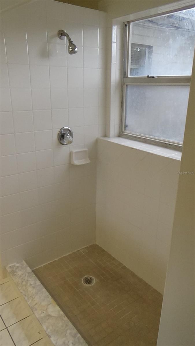 Image 17 of 18 For 1921 Stanley Street