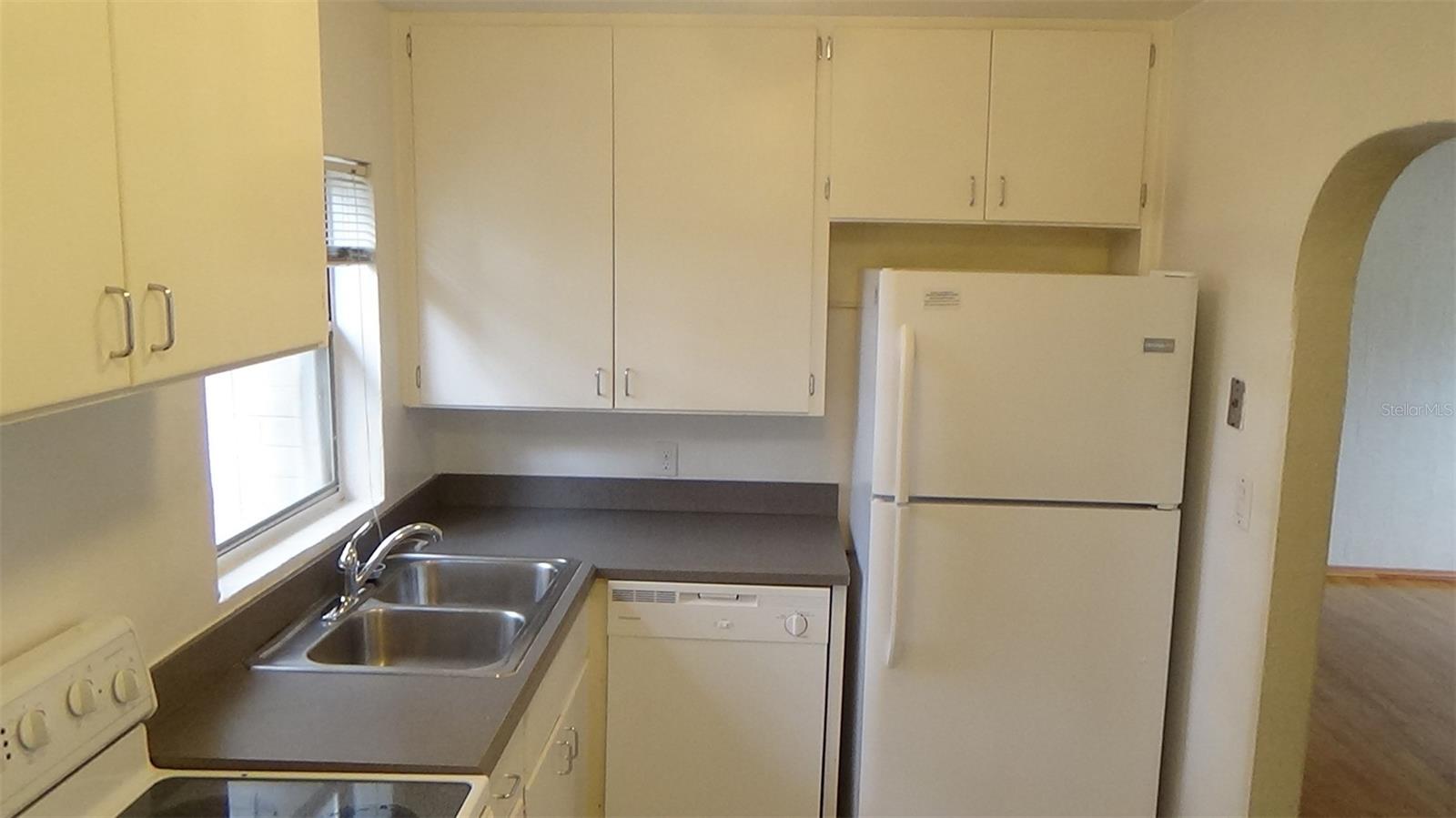 Image 5 of 18 For 1921 Stanley Street