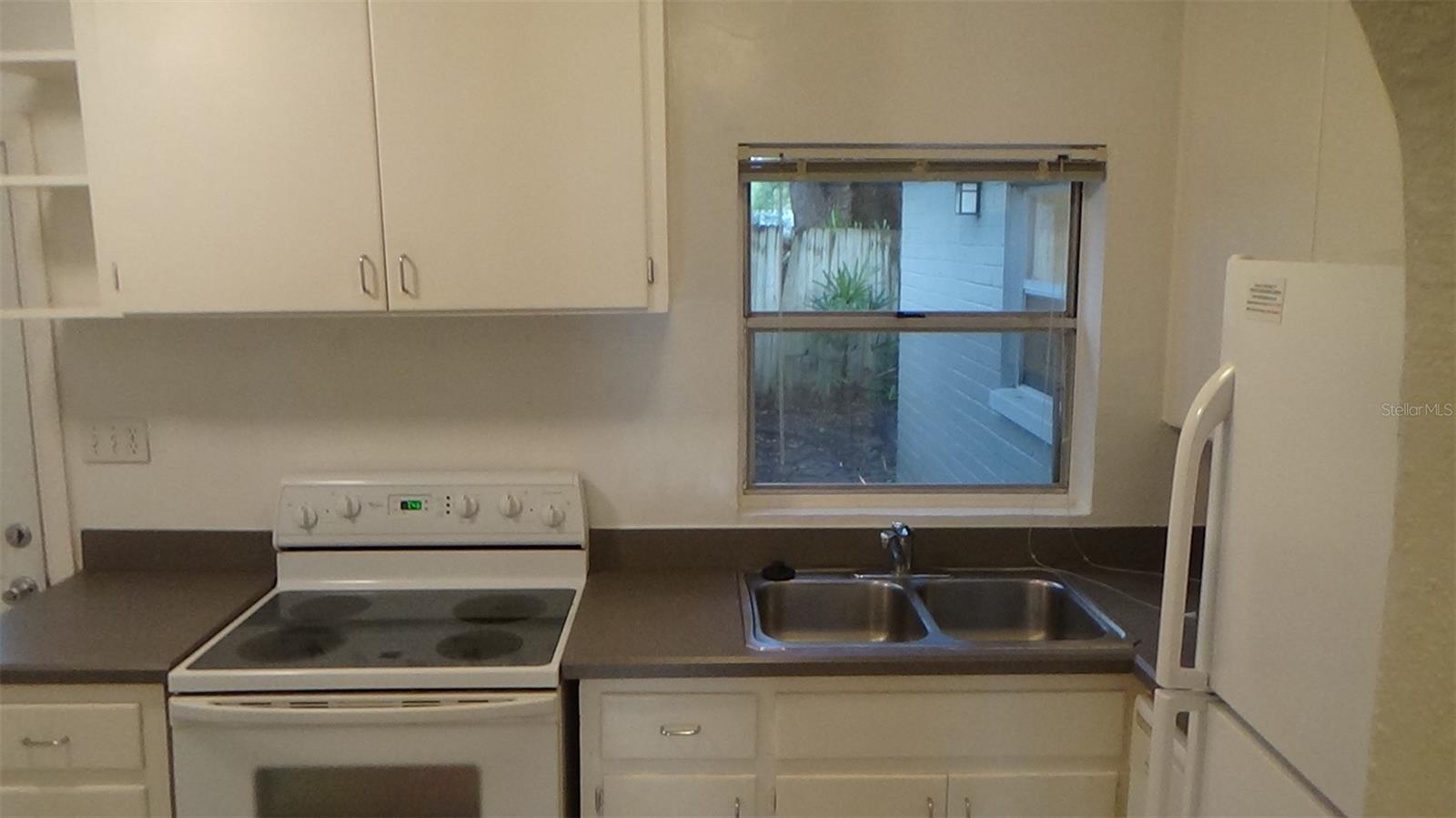 Image 6 of 18 For 1921 Stanley Street