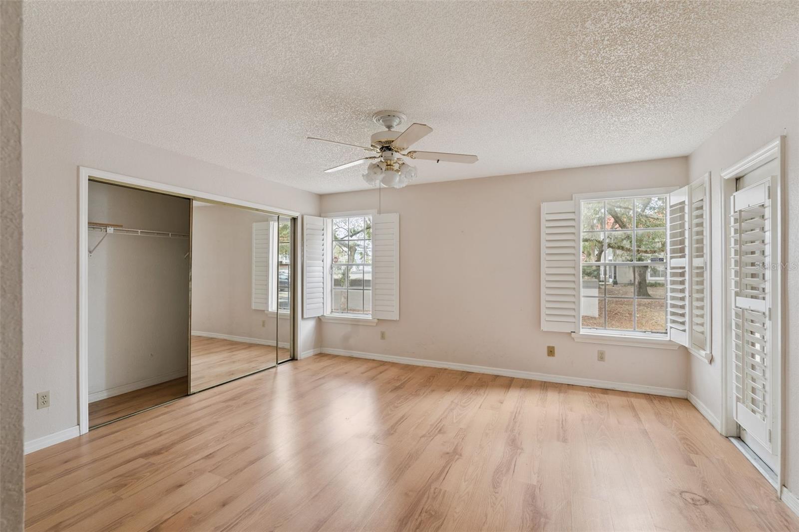 Image 10 of 14 For 975 Northern Dancer Way 101