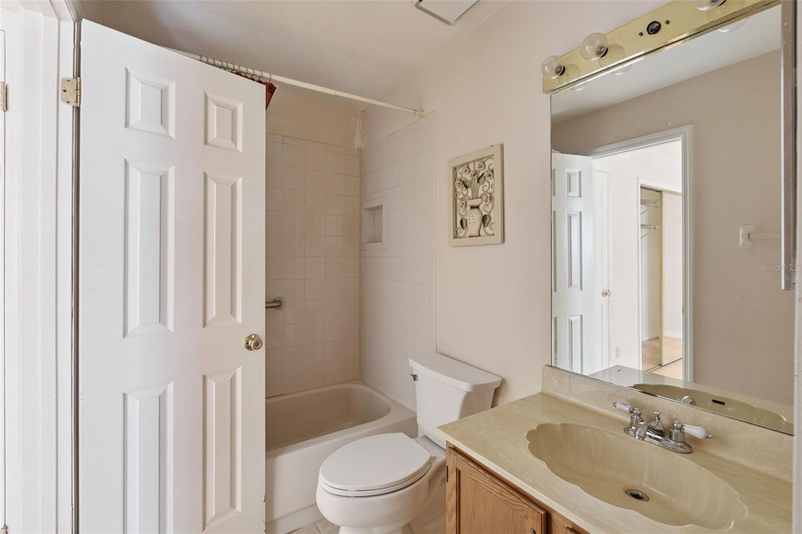 Image 12 of 14 For 975 Northern Dancer Way 101