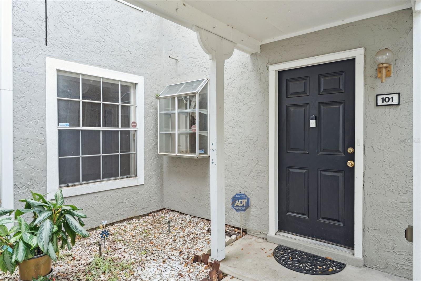 Image 2 of 14 For 975 Northern Dancer Way 101