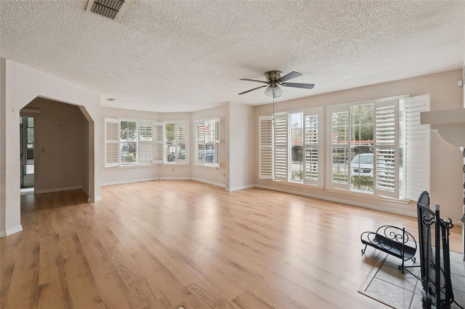 Image 3 of 14 For 975 Northern Dancer Way 101